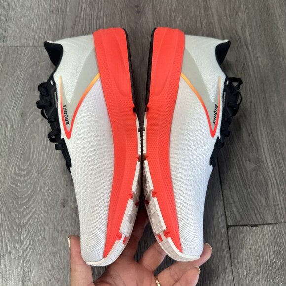 Size 9 - Brooks Launch 10 White Coral  Running Shoe Men SAMPLE main image 8